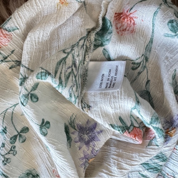 Laura Ashley Botanical Floral Cropped Blouse, thin crinkle gauze, women’s XL - Picture 10 of 10